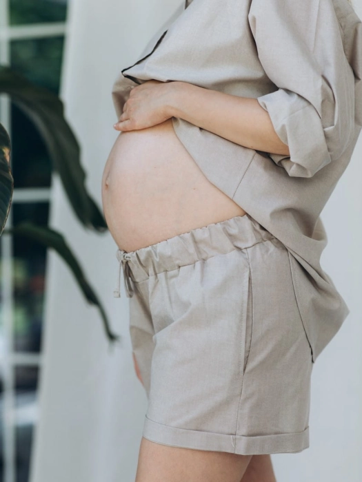 SZORTY CIĄŻOWE BEŻOWE LETNIE SPODENKI CIĄŻOWE.jpg