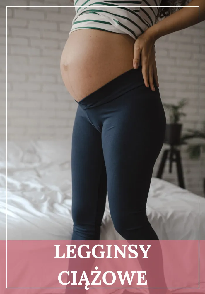 Kobiecy tułów oraz nogi w legginsach. Kobieta jest w ciąży a specjalny moduł w legginsach opina jej brzuch. Link prowadzi do legginsów ciążowych