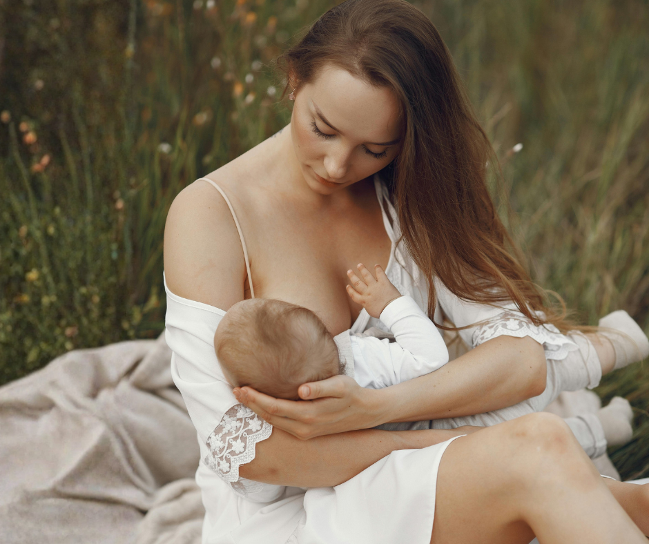 Karmienie piersią w miejscach publicznych – jak radzić sobie ze stresem?